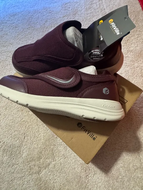 Fitville size 8.5w burgundy shoes - Image 2