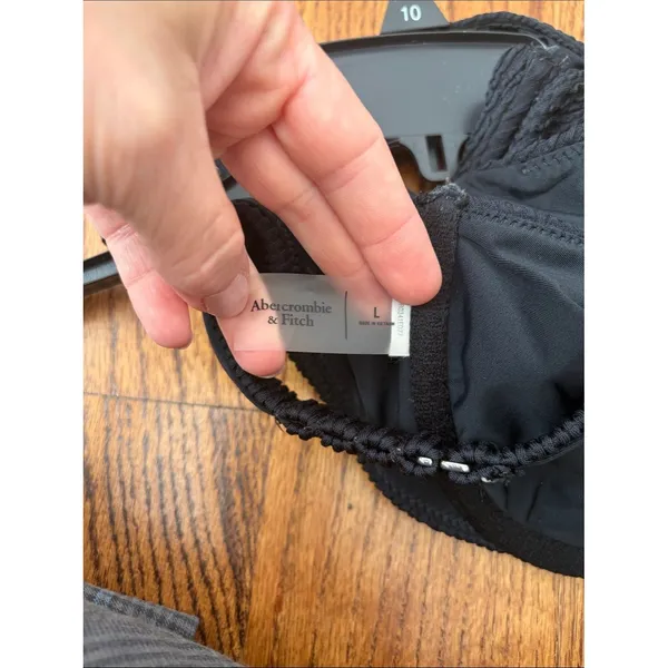 Abercrombie & Fitch Black Textured Underwire Bikini Top Size Small - Image 3