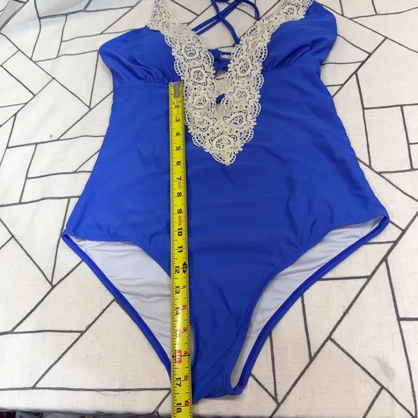 Cupshe One Piece Swimsuit Large‎ Blue Crochet Lace V-Neck Strappy Back Cutout - Image 5