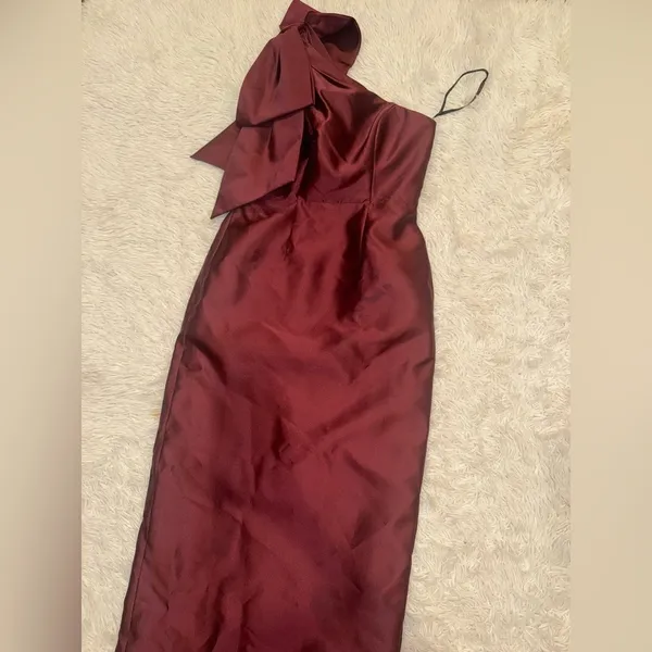 NEW Alfred Sung Bow Detail One-Shoulder Satin Twill Column Gown Sz 8 Cabernet - Image 5