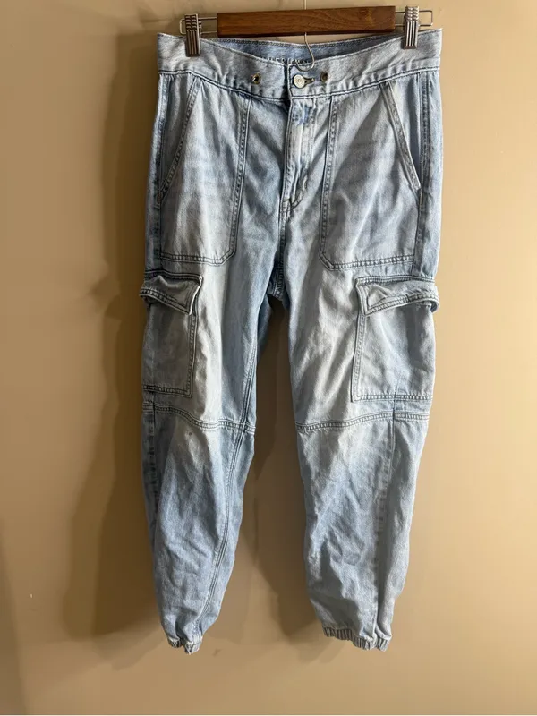 American Eagle women’s cargo joggers size 6 - Image 6