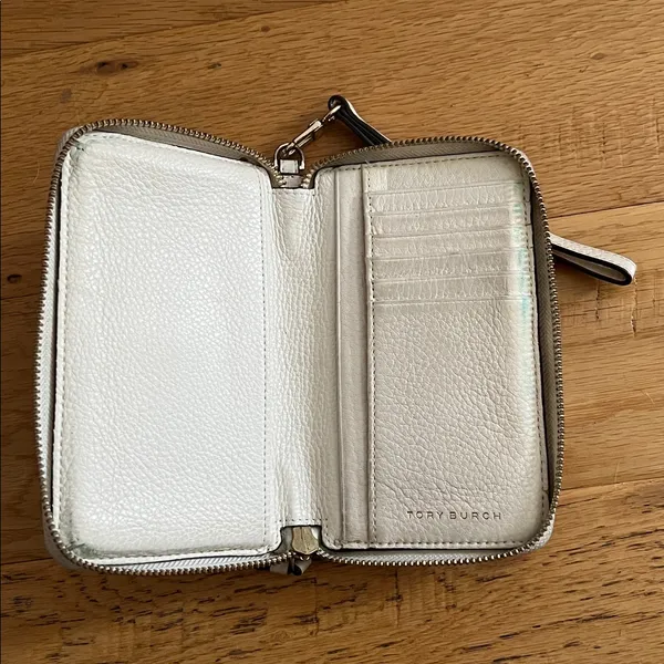 Tory Burch Cream Wristlet with Logo - Image 3