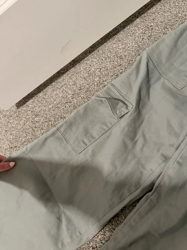 Forever 21 Pants Cargo Green - Image 3