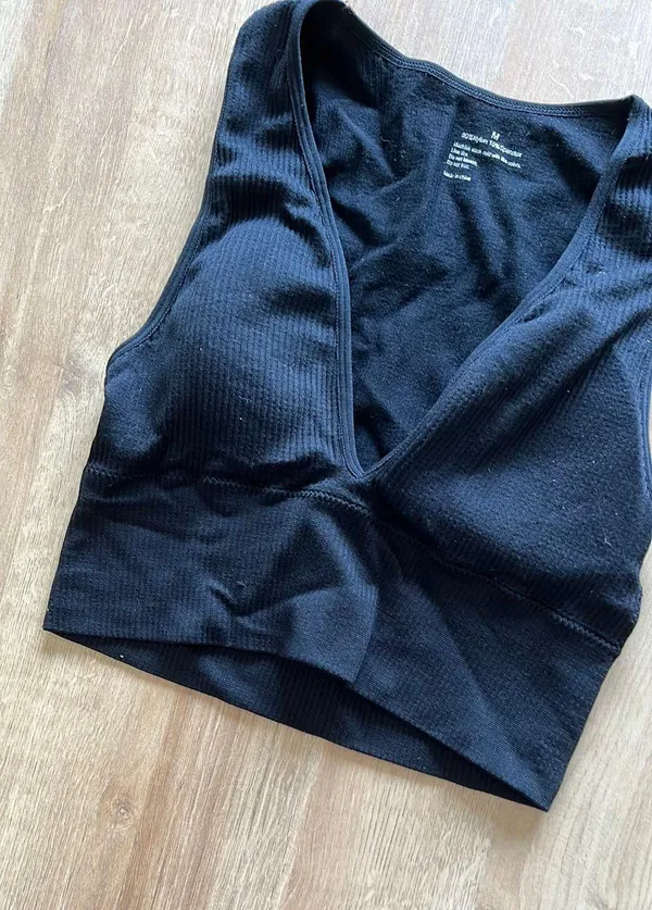 Amazon seamless v-neck crop top - Image 2