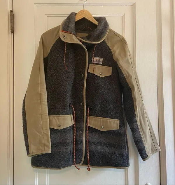 Patagonia Reclaimed Wool parka - Image 3