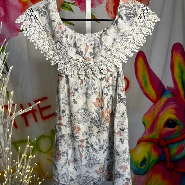 X94. Abercrombie & Fitch white floral dress with lace trim Size XS - Image 3