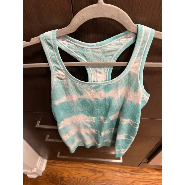Lululemon Swiftly Tech Racerback‎ Tank in a blue tie-dye 6 - Image 2