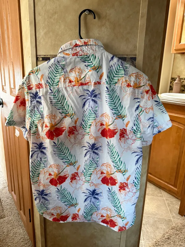 MBX paradise button up Multiple Size M - Image 2