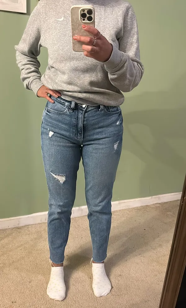Hollister curvy high-rise mom jean - Image 4