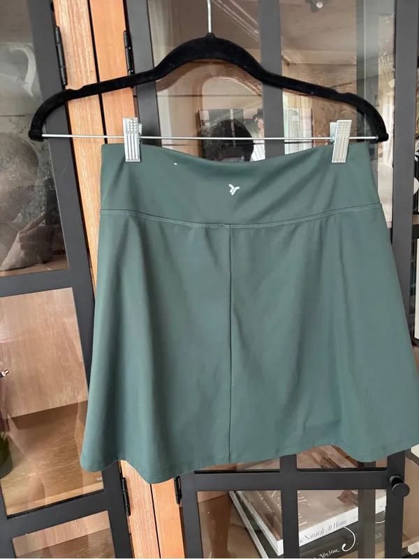 Old Navy Powersoft tennis skirt skort mini active Cavernous forest green shorts - Image 4