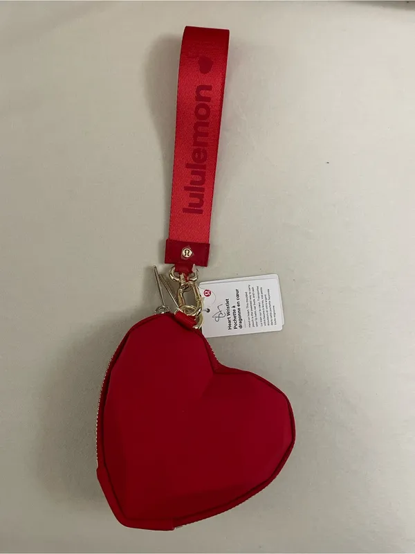 Lululemon NWT Heart Wristlet in Oxford Red with Gold Hardware - Image 9