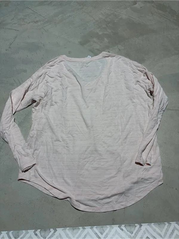 Athleta Light Pink Long-Sleeve Women's Top large - Image 6