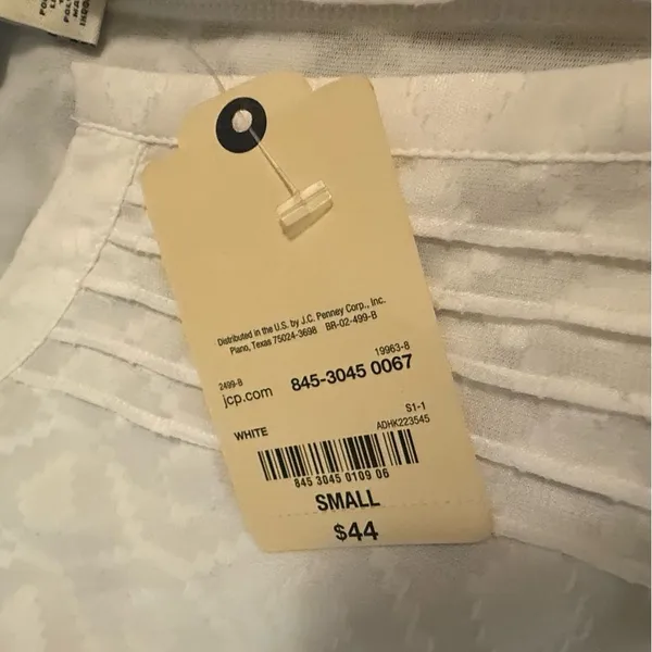 St.‎ John’s Bay White Shirt with Button Detail NWT size small - Image 3