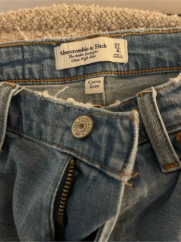 Abercrombie Curve Love Jeans - Image 4