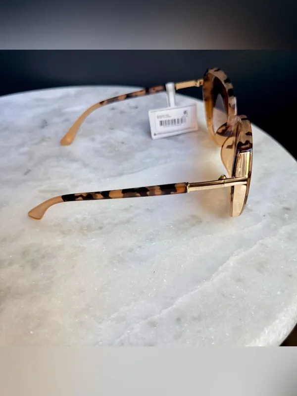 NWT Oscar de la Renta Oversized Tortoise Shell Square Sunglasses OSS1351CE - Image 3