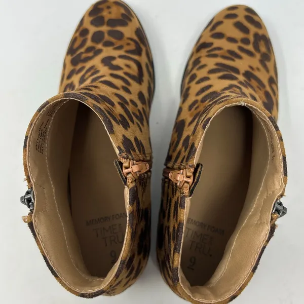 Time‎ and Tru Women's Memory Foam Animal Print Faux Suede Boots Size 9 - Image 6