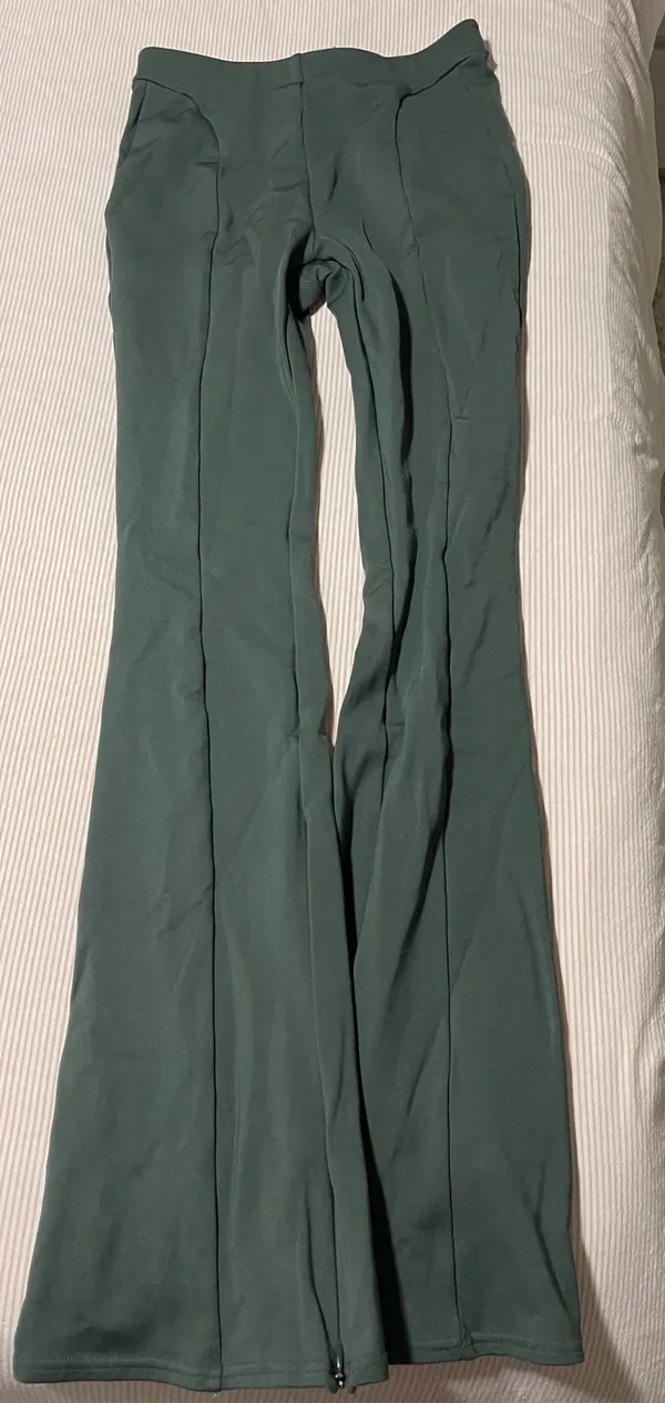 Alo High-Waist Zip It Flare Legging - Image 3