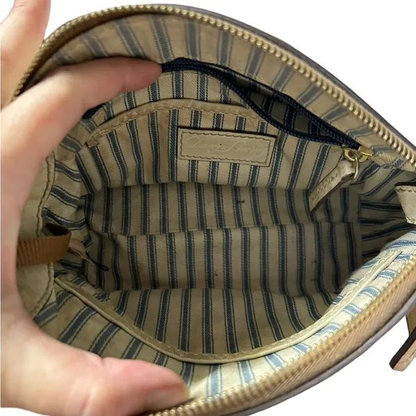 Dooney and bourke vintage beige and white shoulder bag. Needs work - Image 2