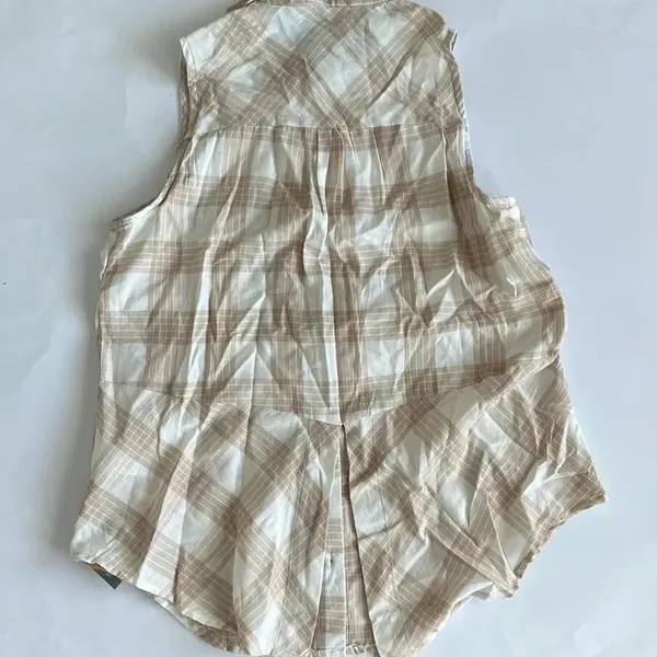 She & Sky NWT Tan‎ Plaid Top Sz S - Image 2