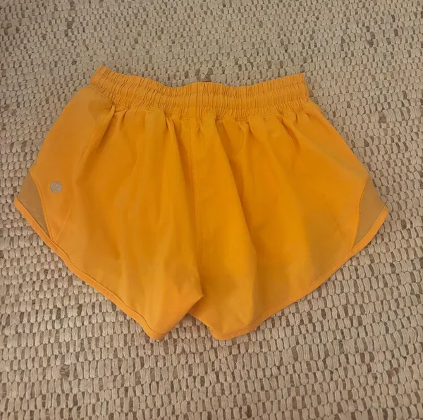 Lululemon Shorts Hotty Hot - Image 2