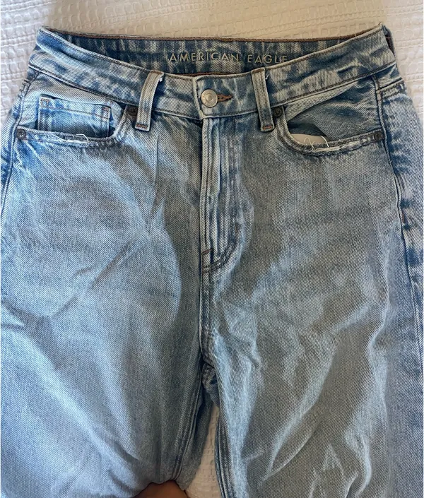 American Eagle Jeans - Image 3