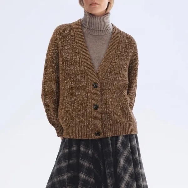 Universal Threads Brown/Tan Long Sleeve Button Up Oversized Chunky Knit Sweater - Image 9