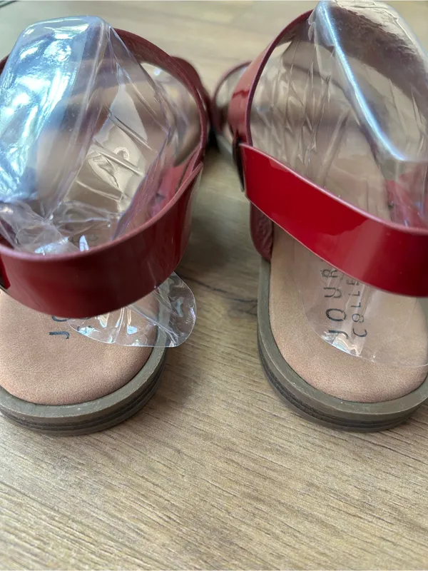 JOURNEE LAVINE MULTI STRAP SANDALS IN STATEMENT SIZE 5.5 Red - Image 11