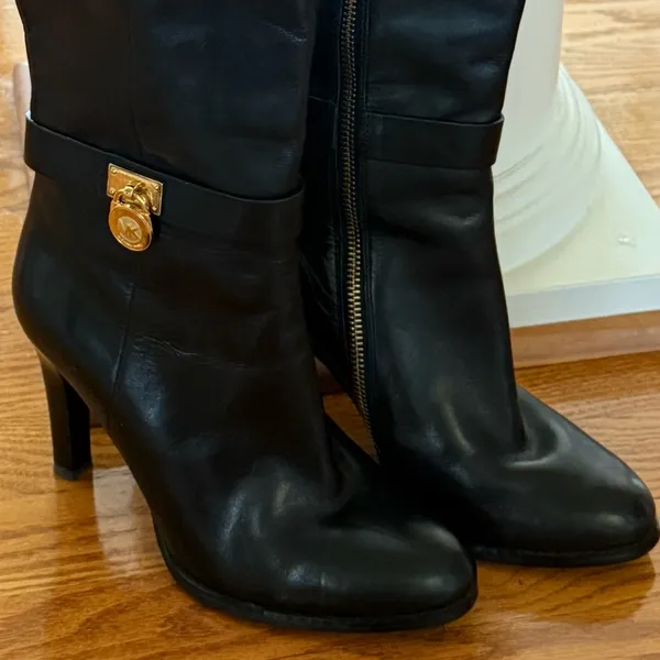MICHAEL Michael Kors Knee-High Black Leather Heel Boots with Gold MK Size 7M - Image 2