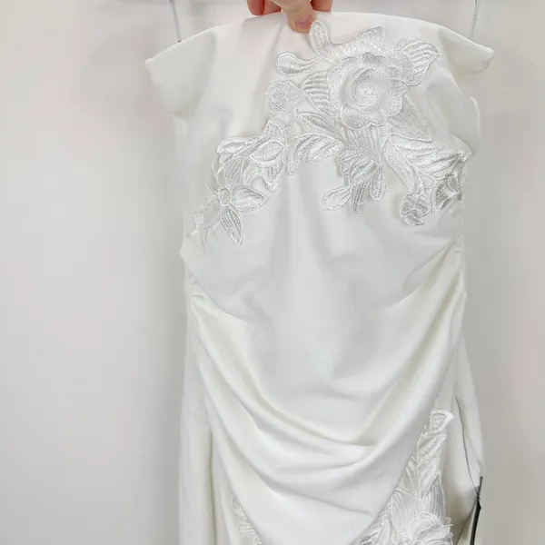 Lulus Divine Sensation White 3D Embroidered Strapless Mini Dress Medium NWT - Image 8