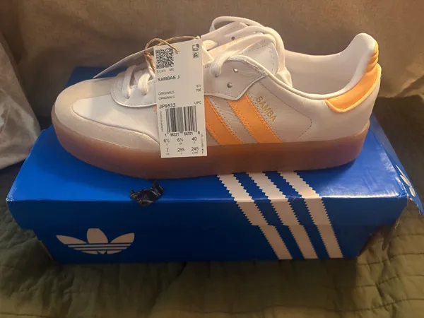 Adidas Sambae J’s White w/ Orange Size 7Women - Image 6