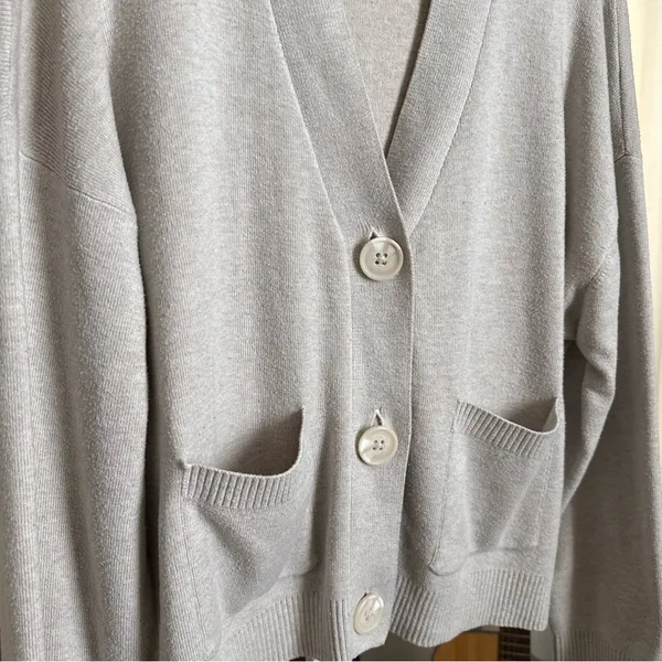 H&M Womens Cardigan Sweater Sz M Beige Big Button Chunky Knit Heavy Deep V Neck - Image 5