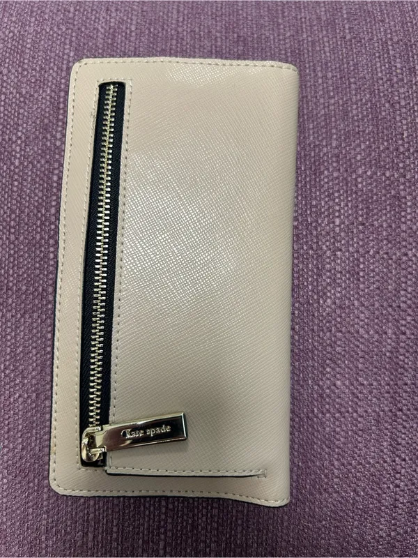 Kate Spade Two-Tone Black & Cream Saffiano Wallet - Image 3