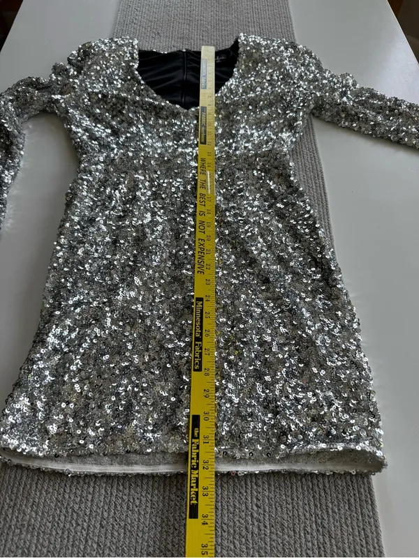 Lulu's Silver Sequin V-Neck Long Sleeve Mini Homecoming Dress Size Medium - Image 7