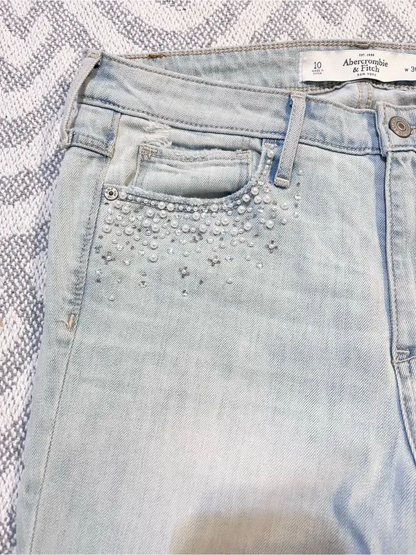 ABERCROMBIE & FITCH High Rise Super Skinny Beaded Light Wash Jeans 10 NWT - Image 3