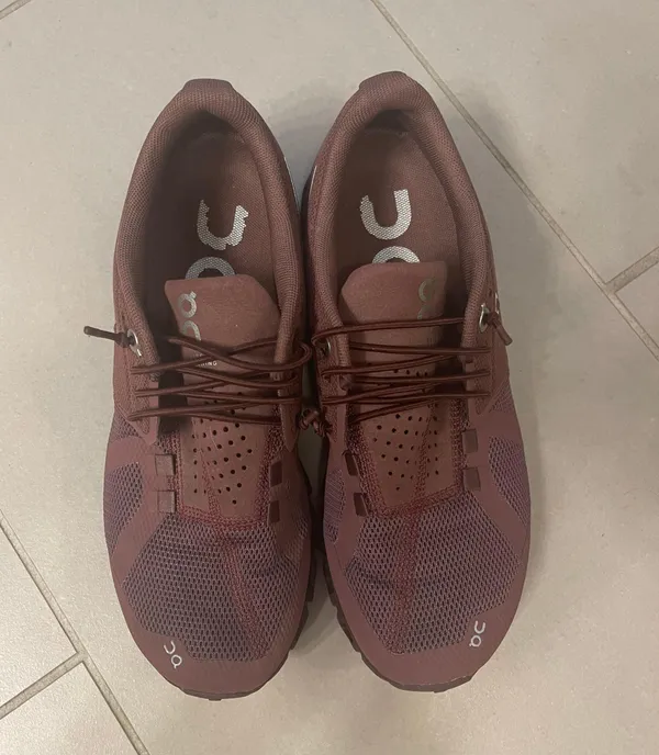 Running Shoes - Image 2