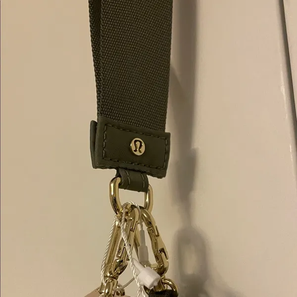 Lululemon Cream and Olive Accessory Duo - Image 8