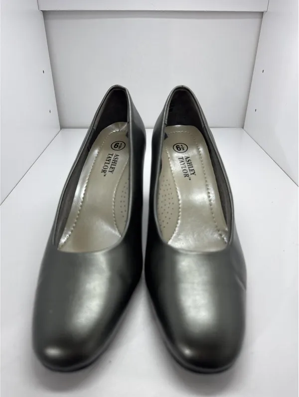 Ashley Taylor Women’s Gray Pumps Heels Size 6.5 Dress Shoes - Image 2
