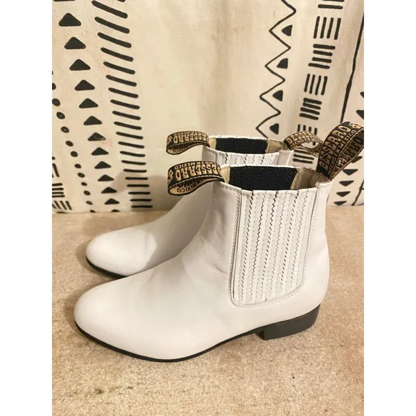 White Leather Chelsea Boots El Besserro 22.5 Boho Western Quiet Luxury‎ Cowgirl - Image 2