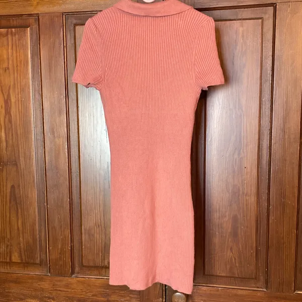Abercrombie & Fitch Ribbed Pink Collared Bodycon V-neck Mini Dress Size MT - Image 2