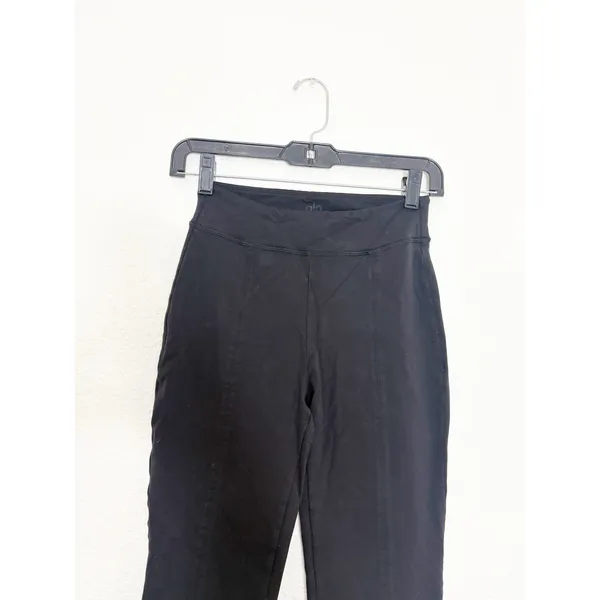 Alo Airbrush High-Waist Flutter Cropped Leggings Size XS Black Split Flare Hem - Image 4