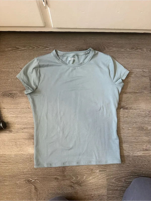 Hollister Short Sleeve Crew Tee in Sage - Image 2