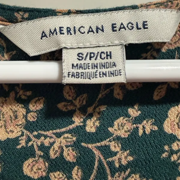 American Eagle Outfitters Dark Green Floral Blouse‎ Size Small - Image 3