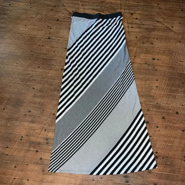 White House Black Market striped knit XS a-line maxi skirt - Image 3