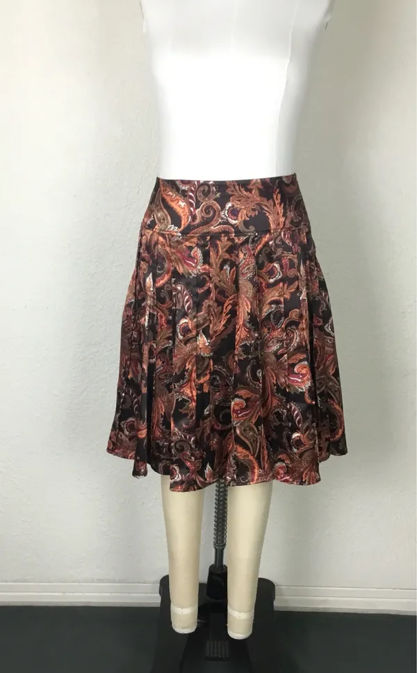 Worthington Women's Skirt Size 6 Flare Boho Cottage Women’s Skirt Size 6 Fit /Flare Floral Silky. - Image 3