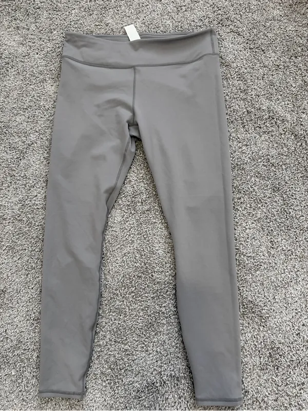 Fabletics Define PowerHold® High-Waisted Legging 7/8 inseam size large gray - Image 4