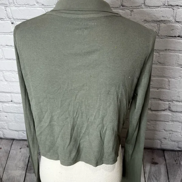 American Eagle shirt top size med - Image 7