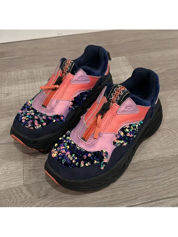 $140 UGG Women's CA805 Zip Stellar Sequin Suede Sneakers size 7 - Image 3