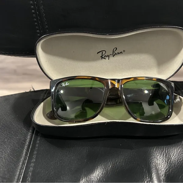 Ray-Ban Tortoise Frame Green Lens Sunglasses - Image 10
