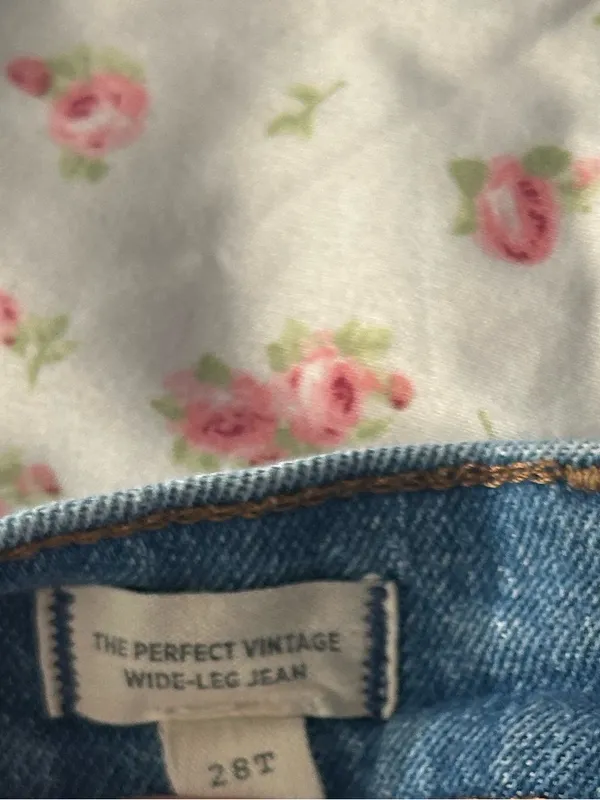 Madewell Medium Blue Wide-Leg Jeans with Frayed Hem - Image 6