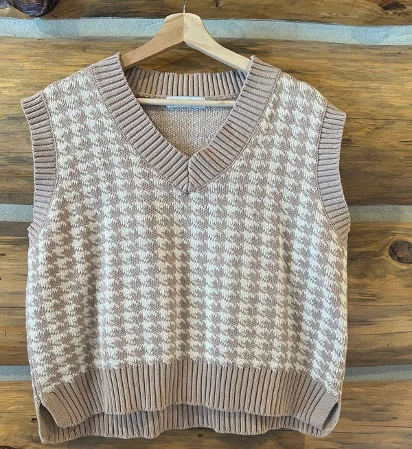 V Neck Sweatervest Houndstooth - Image 3
